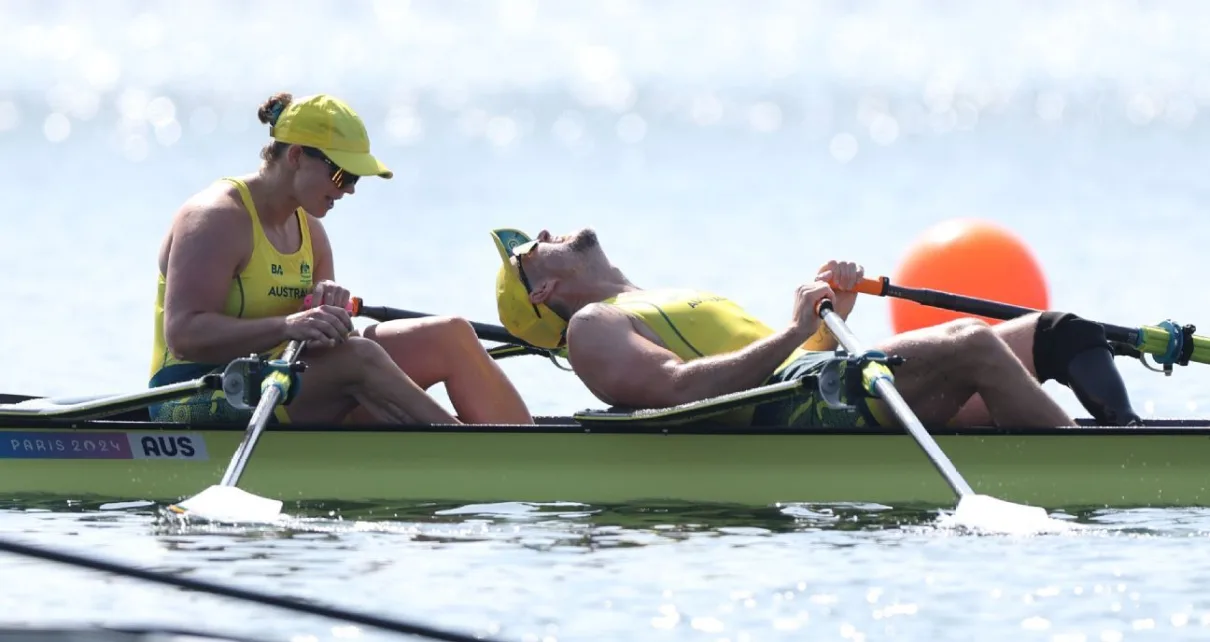 Paralympics: Rowing gold one of 10 Aussie medals amid phone scandal