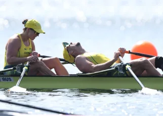 Paralympics: Rowing gold one of 10 Aussie medals amid phone scandal