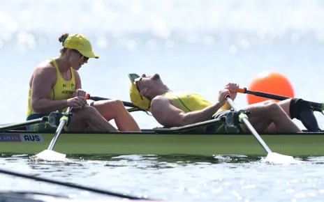 Paralympics: Rowing gold one of 10 Aussie medals amid phone scandal