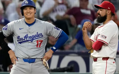 Dodgers star Shohei Ohtani welcomed back warmly in Anaheim