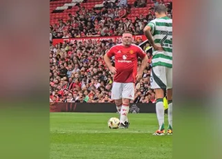 Rooney scores stunning free kick at Man Utd 7 years after leaving | Sport