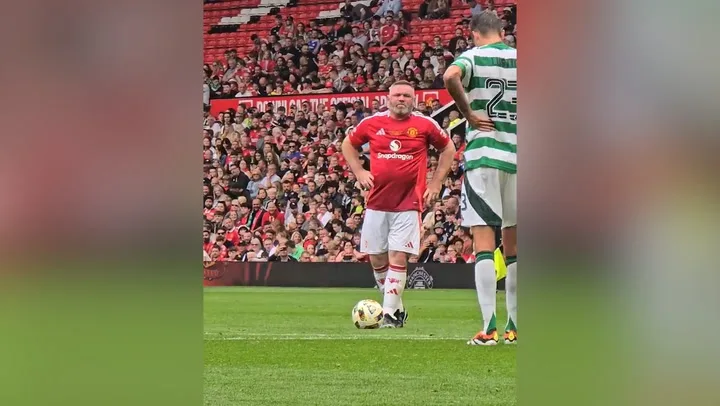 Rooney scores stunning free kick at Man Utd 7 years after leaving | Sport