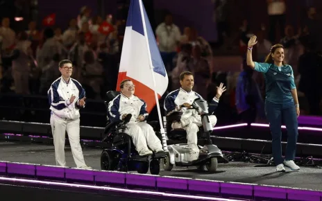 France bids farewell to successful Paralympics