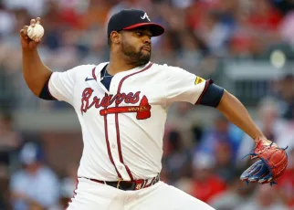 Braves put Reynaldo Lopez on IL with right shoulder inflammation