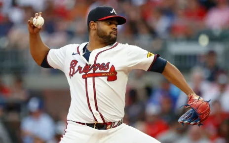 Braves put Reynaldo Lopez on IL with right shoulder inflammation