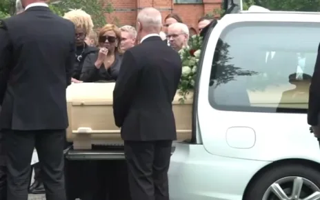 Nancy Dell’Olio places rose on Sven-Goran Eriksson’s coffin at funeral | Sport