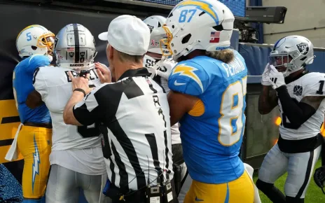 NFL fines five players for roles in Chargers-Raiders fight