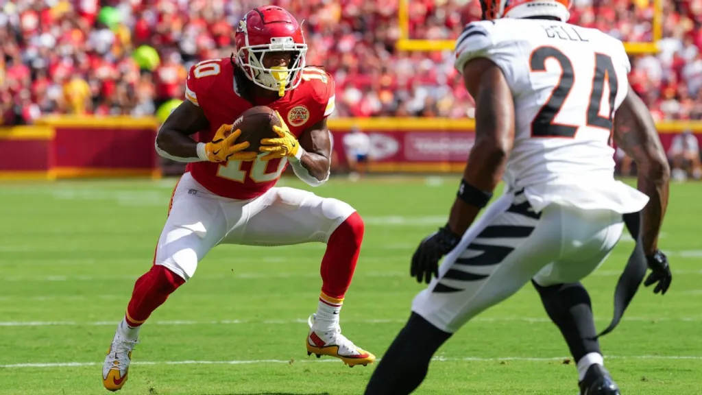 Chiefs must adjust run game amid Isiah Pacheco leg injury