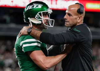 Aaron Rodgers, Robert Saleh laugh off denied hug as Jets roll