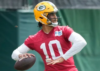 Packers list QB Jordan Love (knee) as questionable vs. Titans