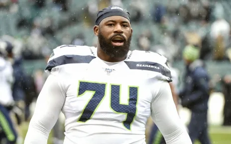 Seahawks put George Fant on injured reserve