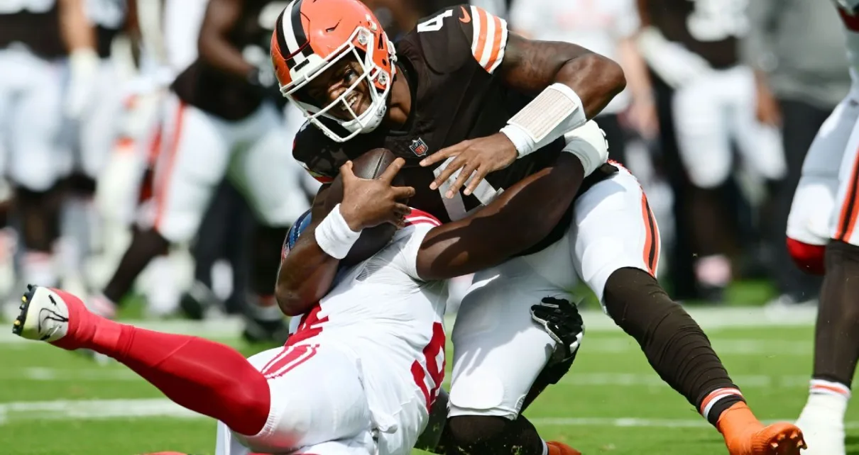 Woeful line, QB play holding back Browns’ offense