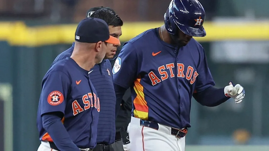 Astros’ Alvarez improving, but return to lineup not yet set