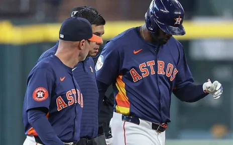 Astros’ Alvarez improving, but return to lineup not yet set