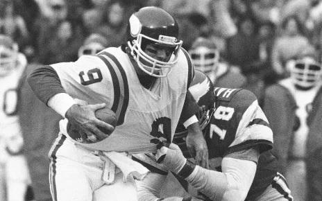 Ex-Vikings QB Tommy Kramer says he has dementia