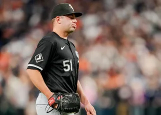 White Sox fall to Tigers for MLB-record 121st loss of season