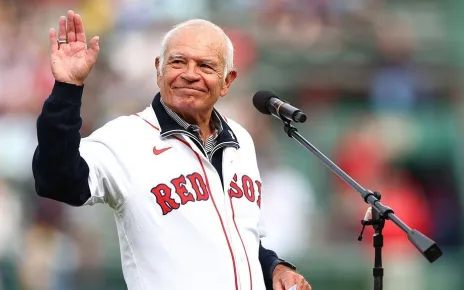 Red Sox honor retiring radio voice Joe Castiglione after 42 years