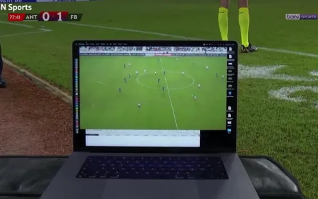 Mourinho places laptop in front of camera in bizarre VAR protest | Sport