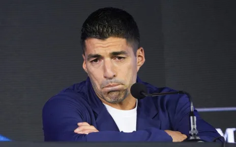 Luis Suarez announces final Uruguay match in tearful press conference