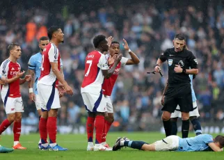 Why was Arsenal’s Leandro Trossard sent off against Manchester City?