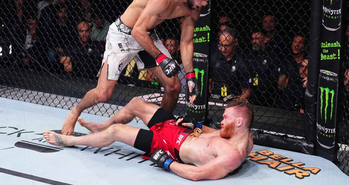 Highlights! Fares Ziam starches Matt Frevola with jaw-dropping knee knockout | UFC Paris