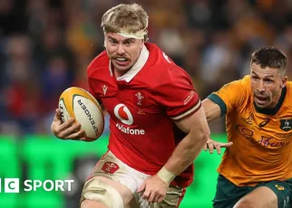 Aaron Wainwright: Wales number eight unsure on return date