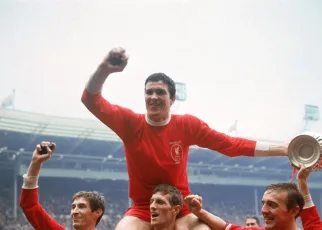 Journalists invited to ‘walk round’ the giant Ron Yeats – Liverpool’s colossus