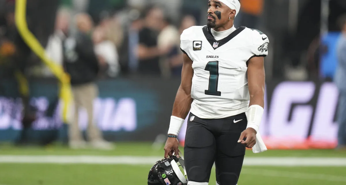 Eagles start off season with terrible Jalen Hurts INT and fumble on shotgun snap