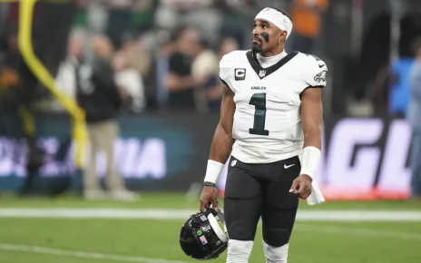 Eagles start off season with terrible Jalen Hurts INT and fumble on shotgun snap