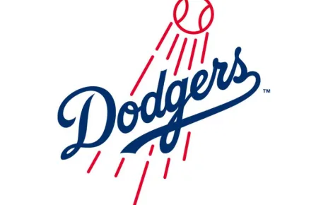 Dodgers call up pitching prospect Edgardo Henriquez