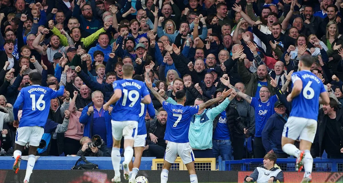 Dwight McNeil’s double downs Crystal Palace and ends Everton’s wait for a win