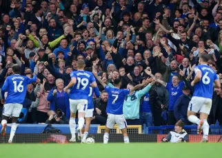 Dwight McNeil’s double downs Crystal Palace and ends Everton’s wait for a win