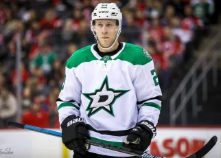 Dallas Stars Sign Esa Lindell to 5-Year Extension – The Hockey Writers – NHL News