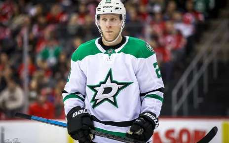 Dallas Stars Sign Esa Lindell to 5-Year Extension – The Hockey Writers – NHL News