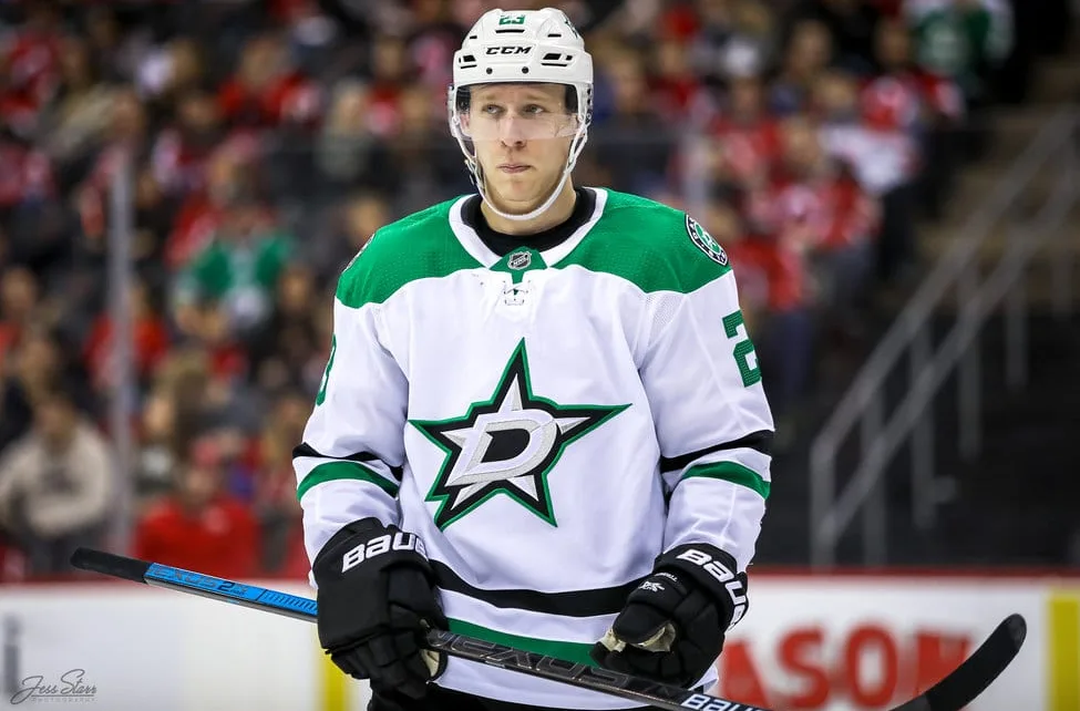 Dallas Stars Sign Esa Lindell to 5-Year Extension – The Hockey Writers – NHL News