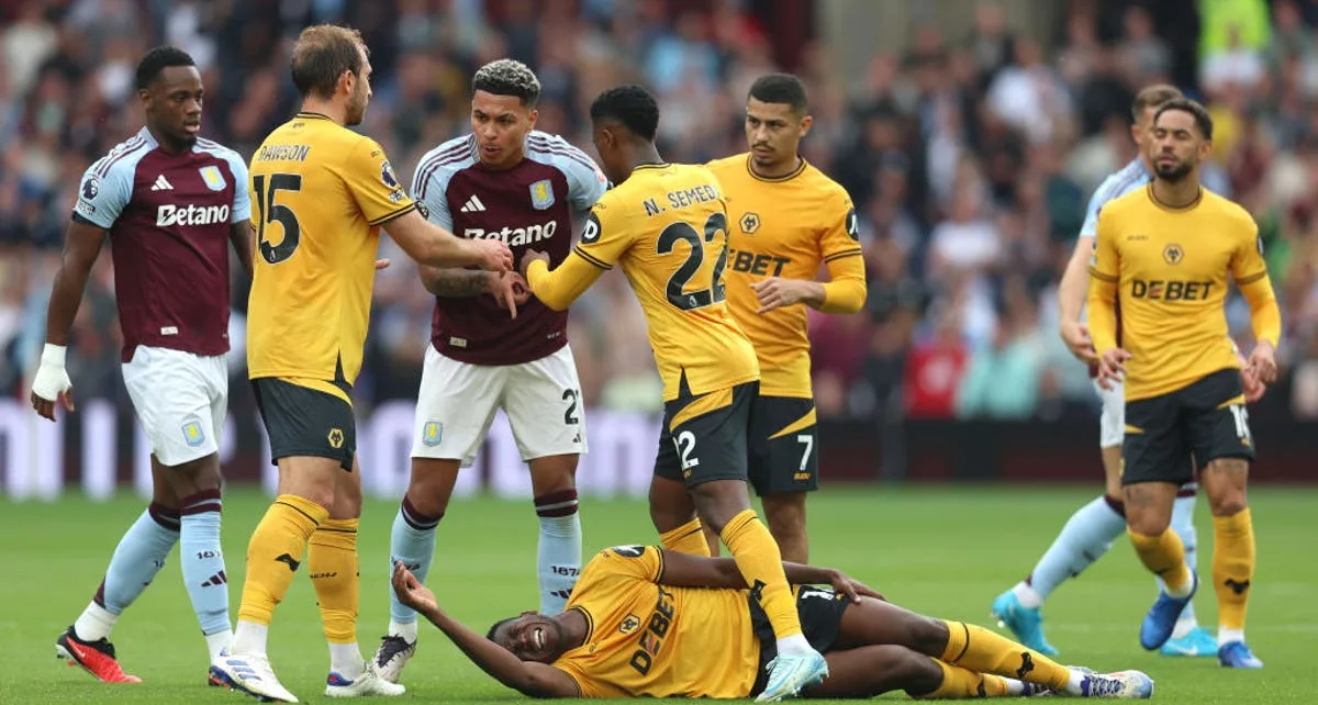 Wolves defender Yerson Mosquera to miss entire season after awful knee injury