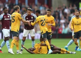 Wolves defender Yerson Mosquera to miss entire season after awful knee injury