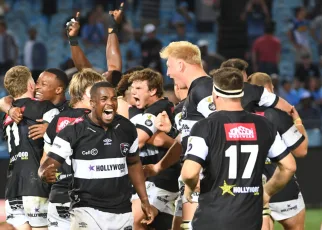 Gutsy Sharks win semi-final thriller