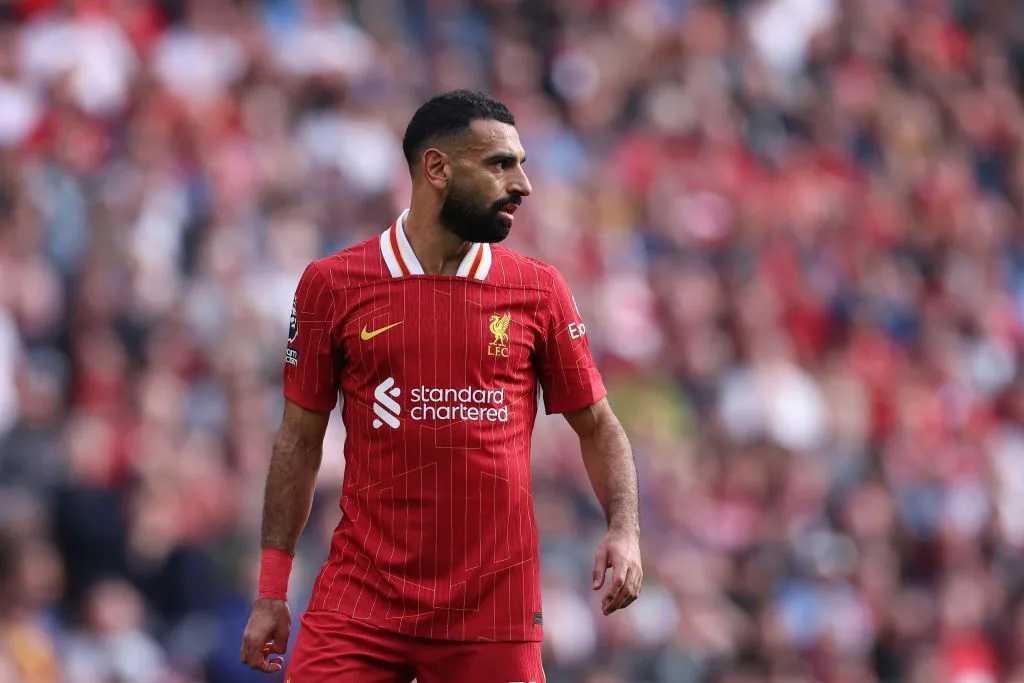 Liverpool target reveals discussions with Mo Salah amid transfer speculation