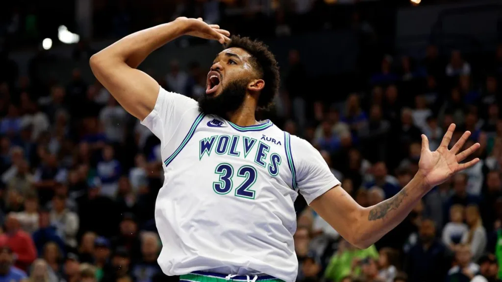 Knicks reportedly trade for Karl-Anthony Towns, send Julius Randle, Donte DiVincenzo to Timberwolves