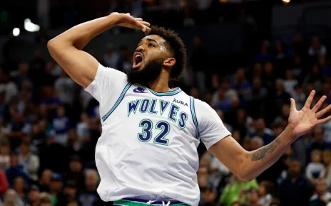 Knicks reportedly trade for Karl-Anthony Towns, send Julius Randle, Donte DiVincenzo to Timberwolves