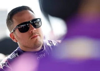 Alex Bowman leads Hendrick 1-2-3 in Bristol qualifying