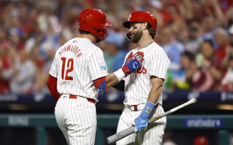 Clemens picks up Estevez and Rojas in wild 9th inning, Phils win to begin homestand