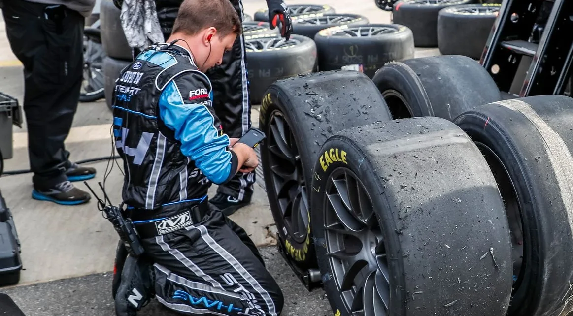 Alex Bowman doesn’t expect repeat of extreme tire wear at Bristol