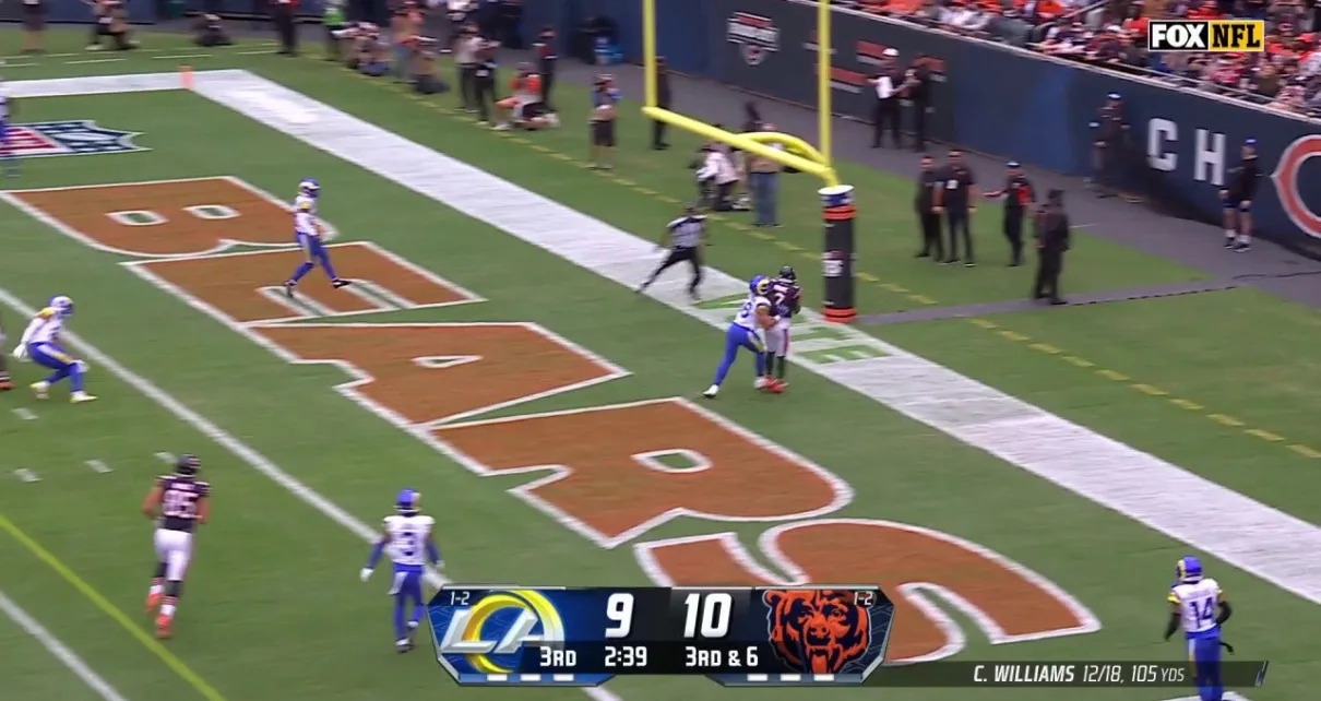 Bears' Caleb Williams finds DJ Moore for a nine-yard TD vs. Rams