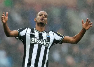 Alexander Isak injury could mean Anthony Gordon continuing as Newcastle striker