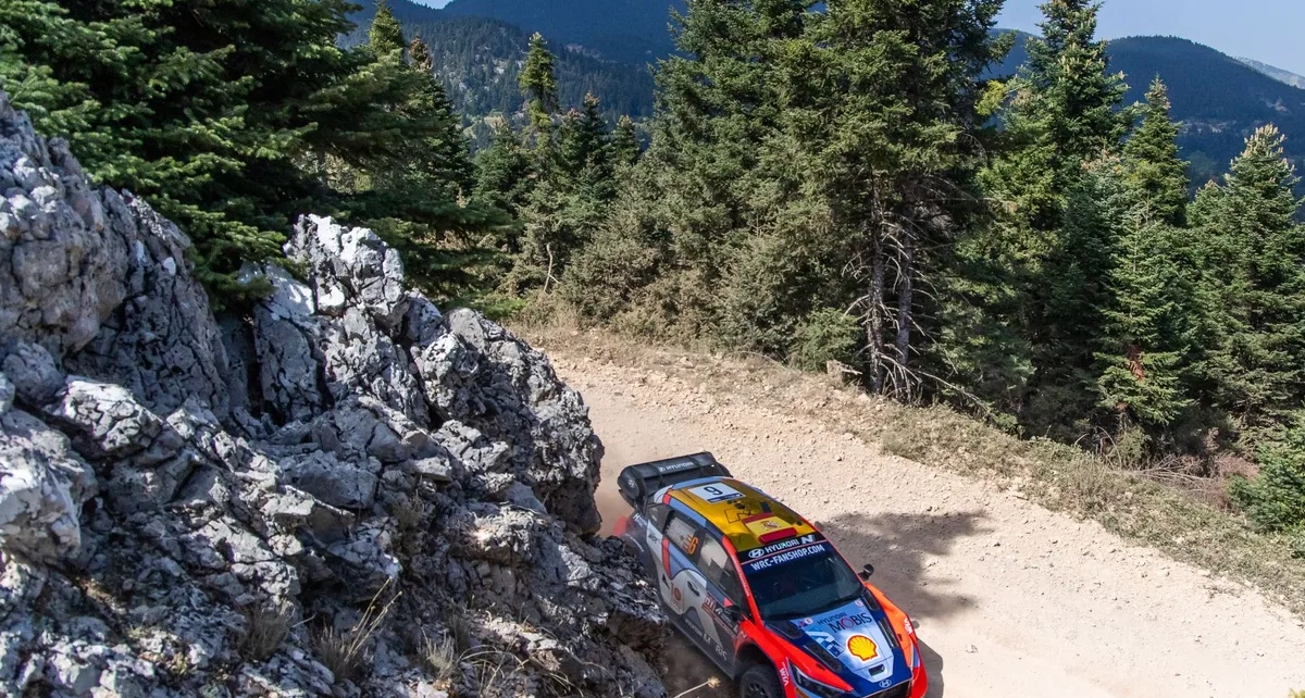 Sordo extends lead over Neuville