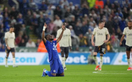 Leicester hit back to draw with Everton as both sides remain winless