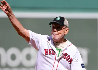 Watch: C’s legend Mike Gorman throws out first pitch at Red Sox game