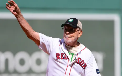 Watch: C’s legend Mike Gorman throws out first pitch at Red Sox game